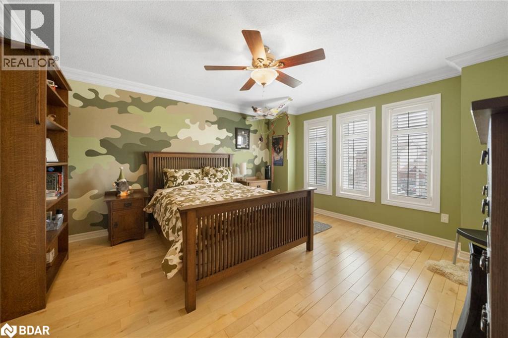 Photo 19 of 14 Regalia Way, Barrie ON