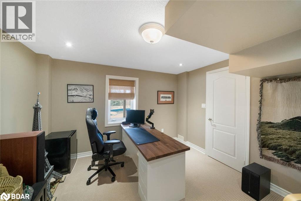 Photo 36 of 14 Regalia Way, Barrie ON