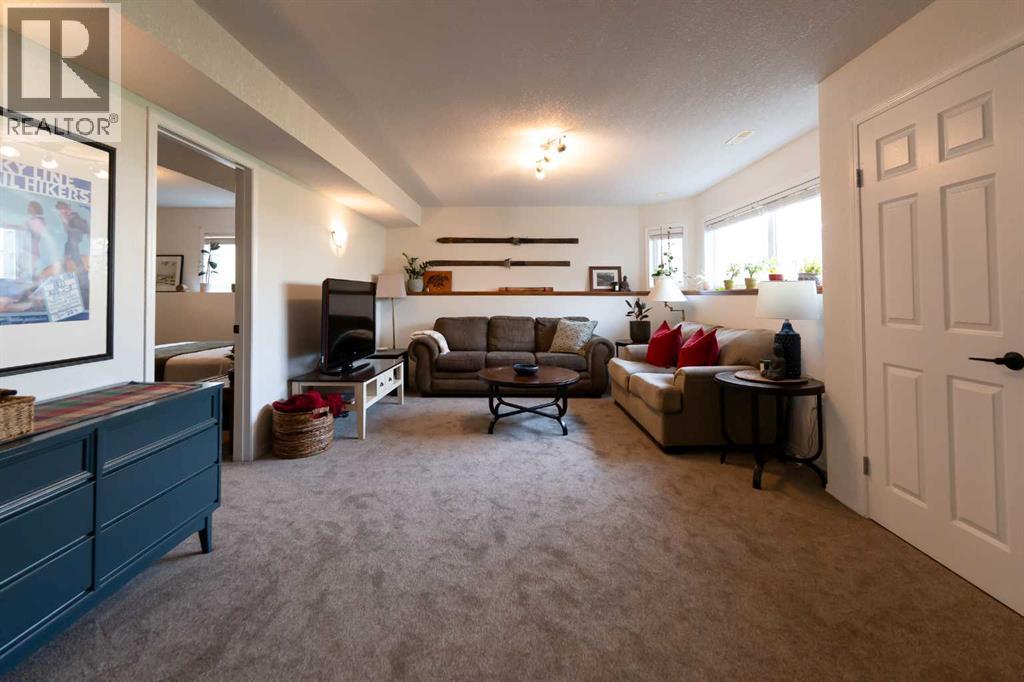 Photo 33 of 82 Rivercrest Court W, Lethbridge AB
