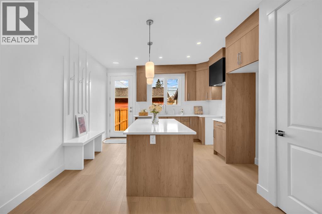 Photo 9 of 2 426 13 Avenue Ne, Calgary AB