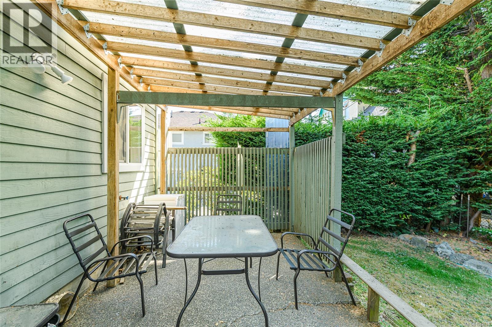 655 Sumas St, Victoria