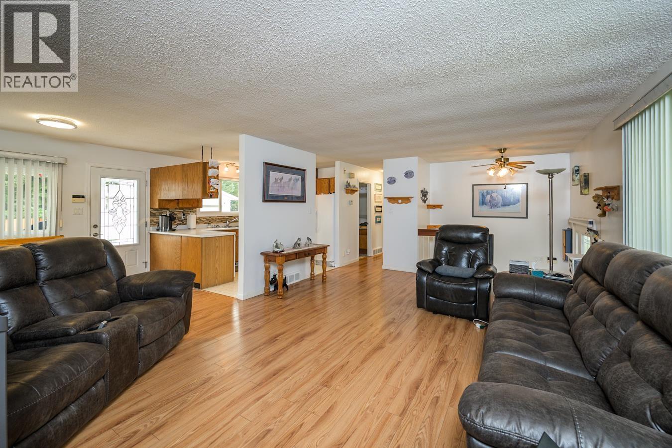 Photo 4 of 7170 Guelph Place, Prince George BC