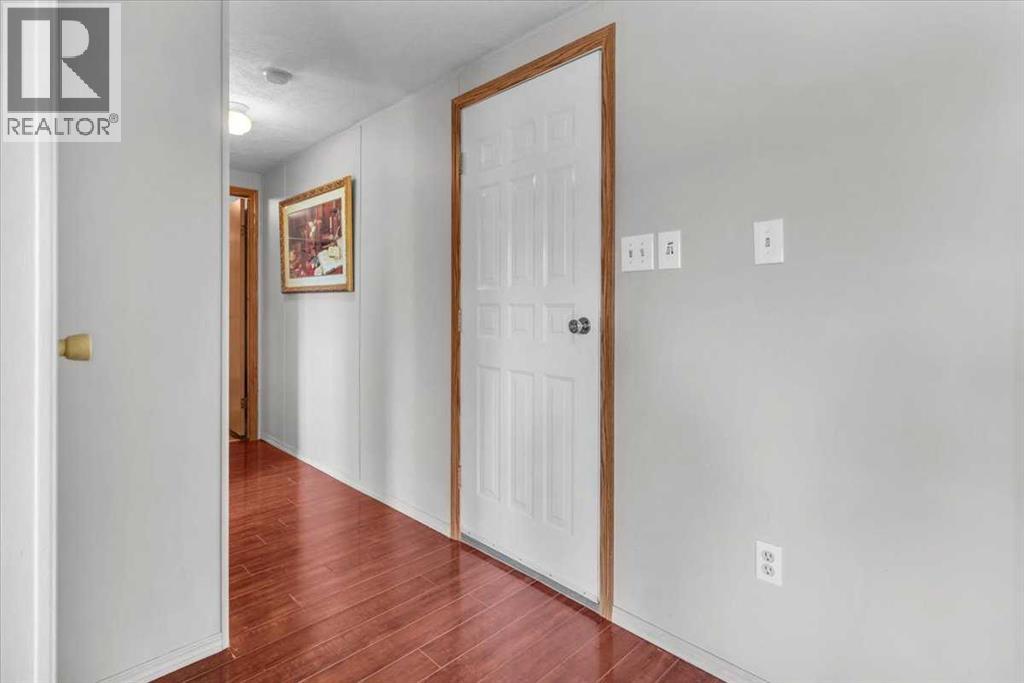 Photo 11 of 294 Burroughs Circle Ne, Calgary AB