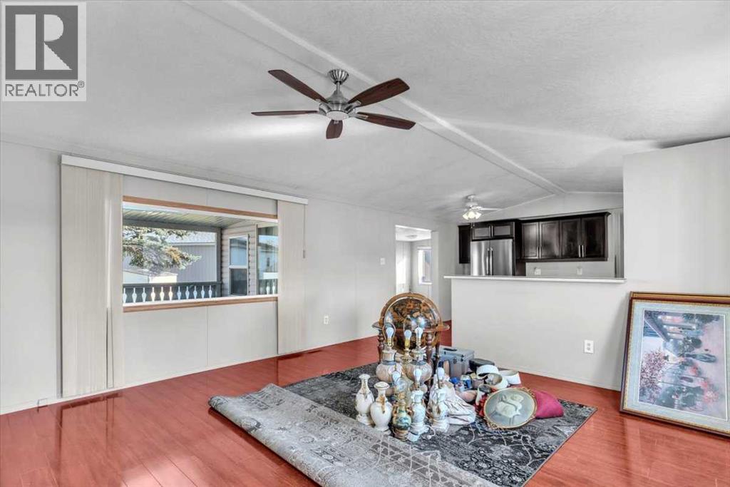Photo 20 of 294 Burroughs Circle Ne, Calgary AB