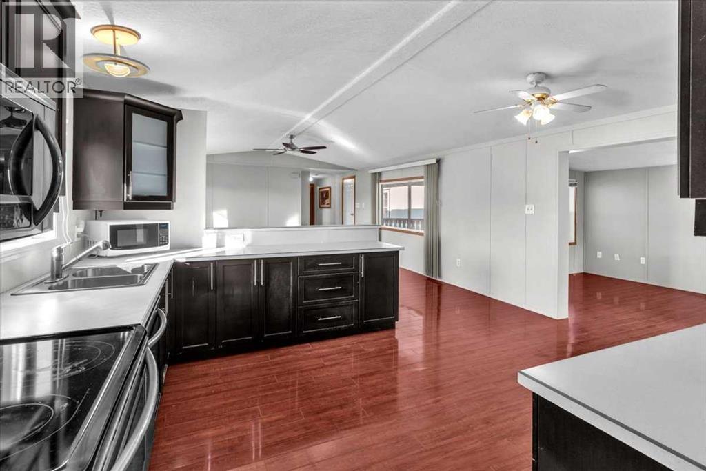 Photo 25 of 294 Burroughs Circle Ne, Calgary AB
