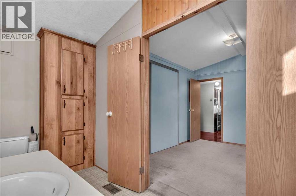 Photo 38 of 294 Burroughs Circle Ne, Calgary AB