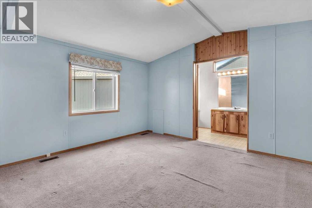 Photo 32 of 294 Burroughs Circle Ne, Calgary AB