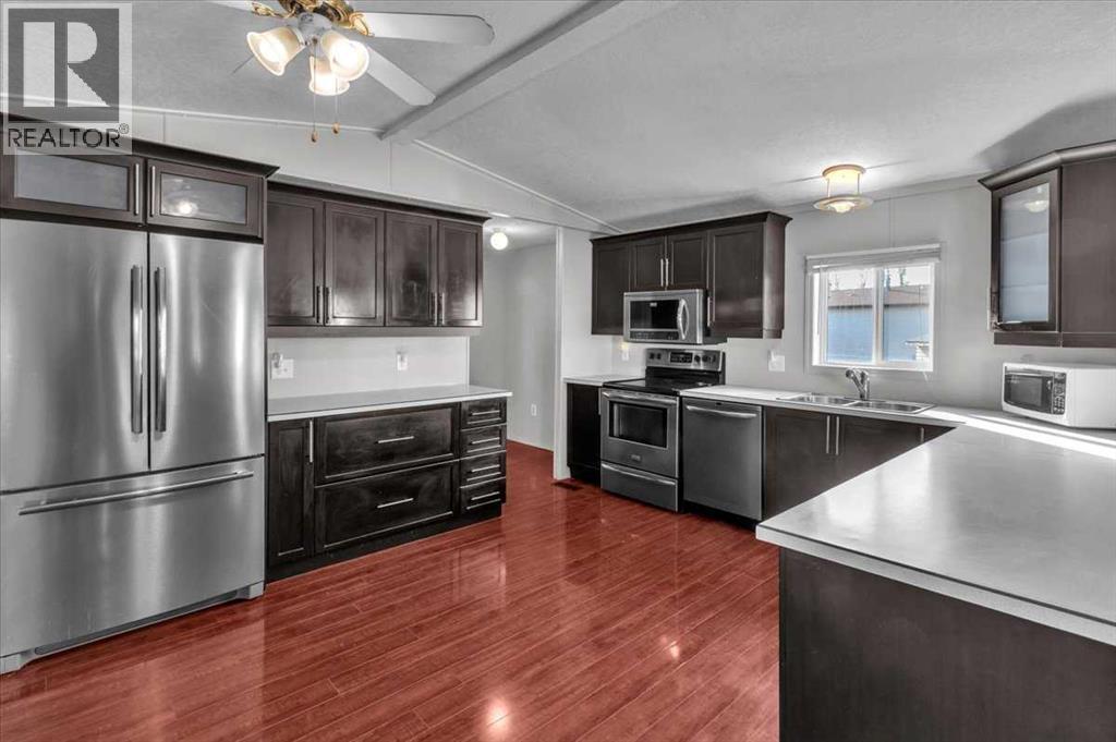Photo 22 of 294 Burroughs Circle Ne, Calgary AB