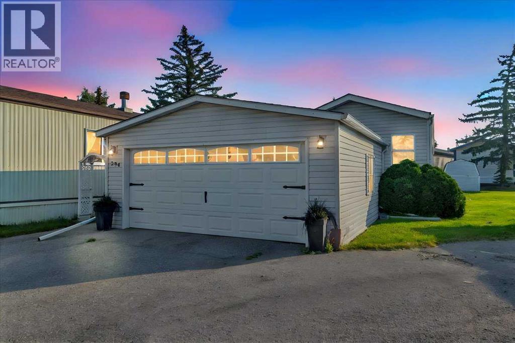 Photo 1 of 294 Burroughs Circle Ne, Calgary AB