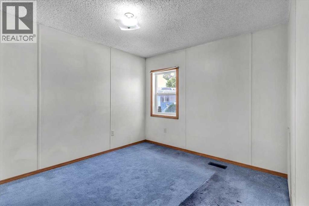 Photo 15 of 294 Burroughs Circle Ne, Calgary AB