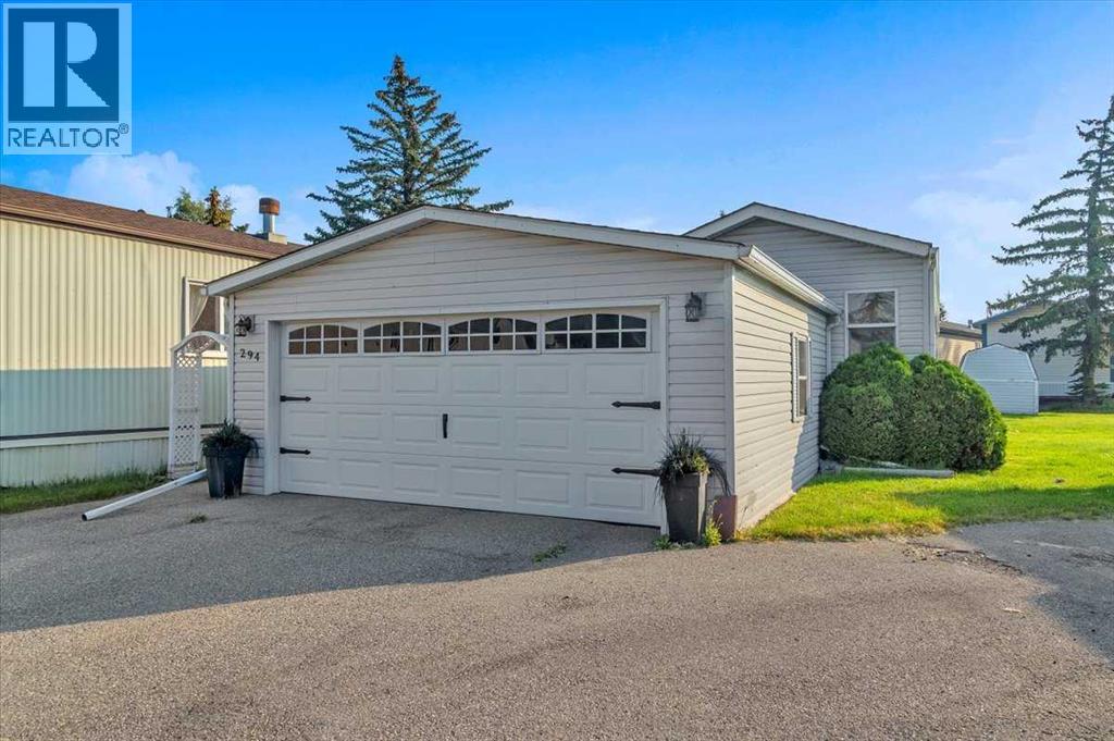 Photo 5 of 294 Burroughs Circle Ne, Calgary AB
