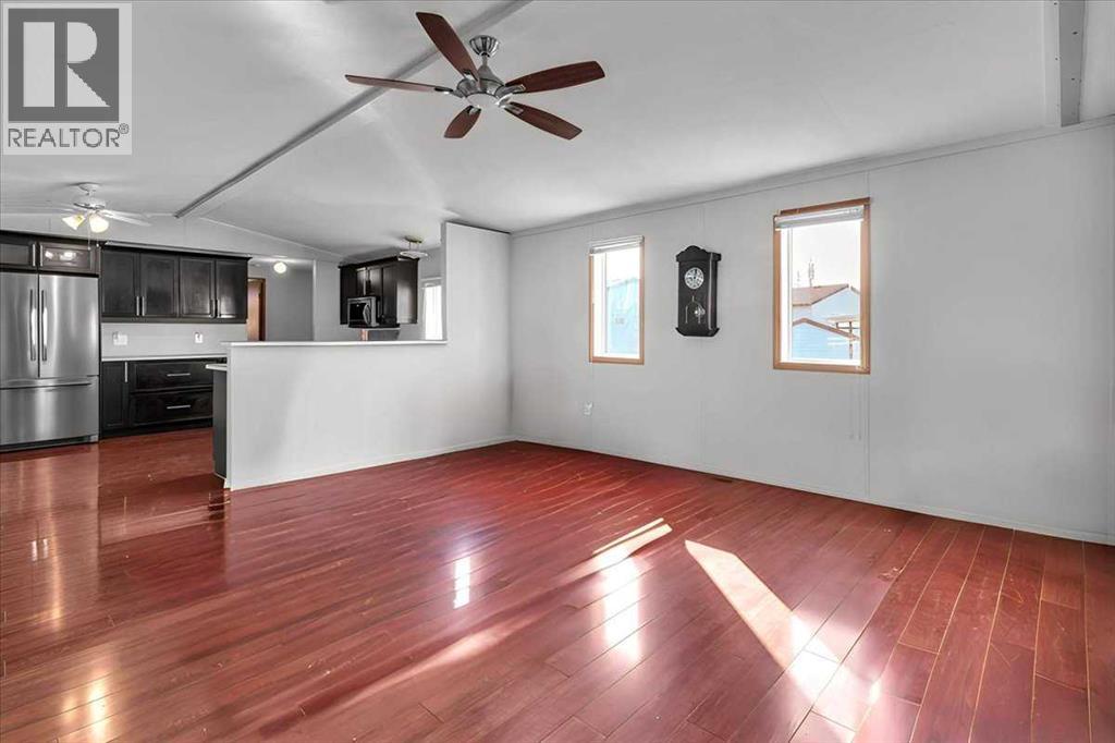 Photo 18 of 294 Burroughs Circle Ne, Calgary AB