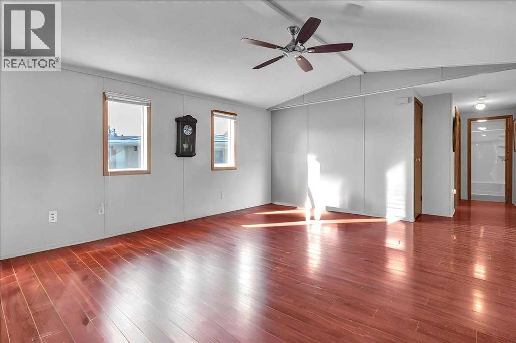 Photo 19 of 294 Burroughs Circle Ne, Calgary AB