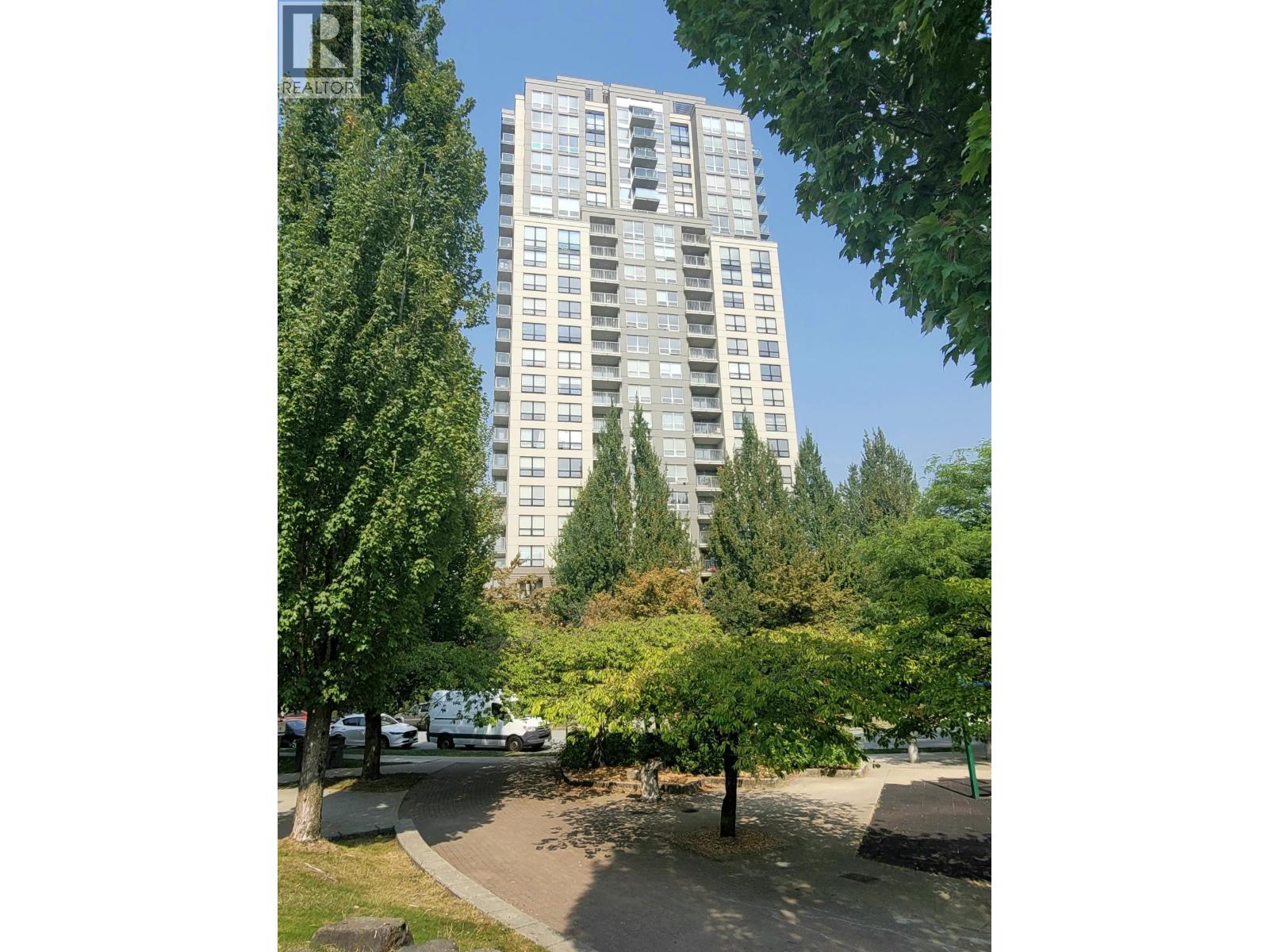 Photo 2 of 302 3663 Crowley Drive, Vancouver BC