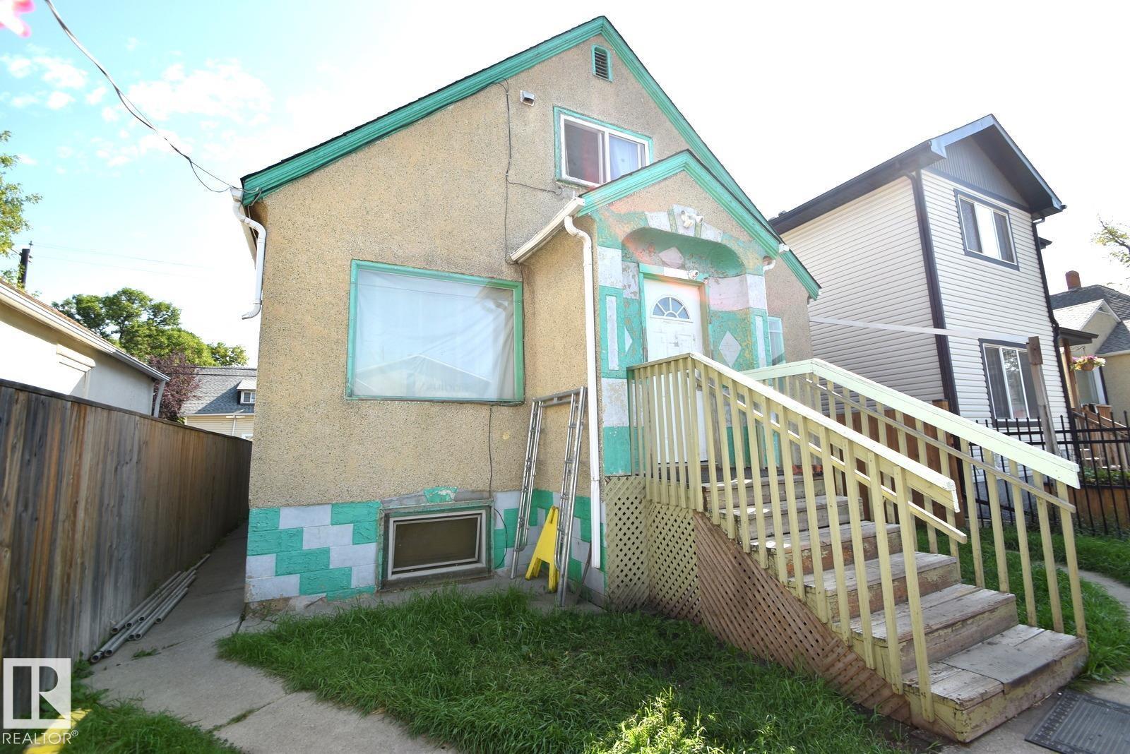 Photo 30 of 10629 96 St Nw, Edmonton AB