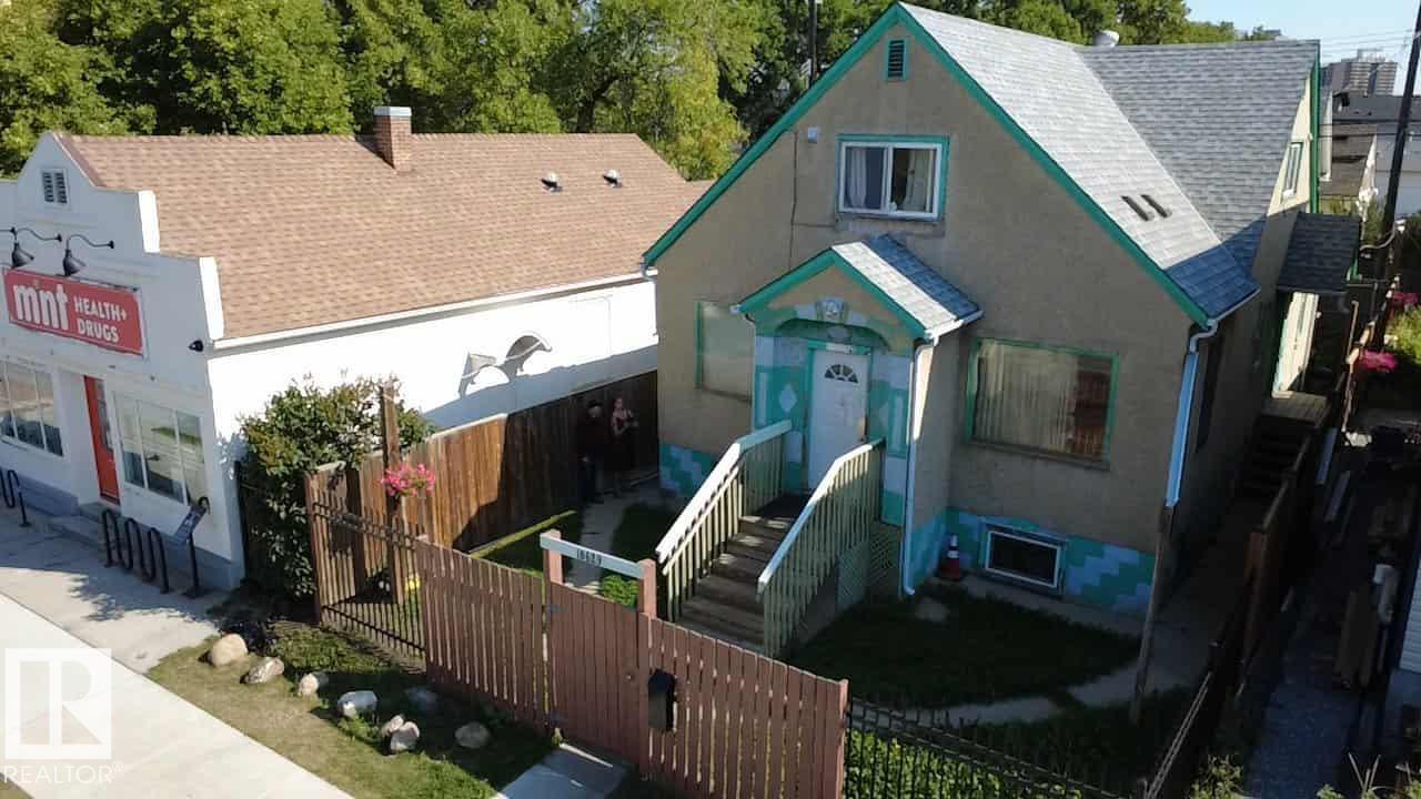 Photo 35 of 10629 96 St Nw, Edmonton AB
