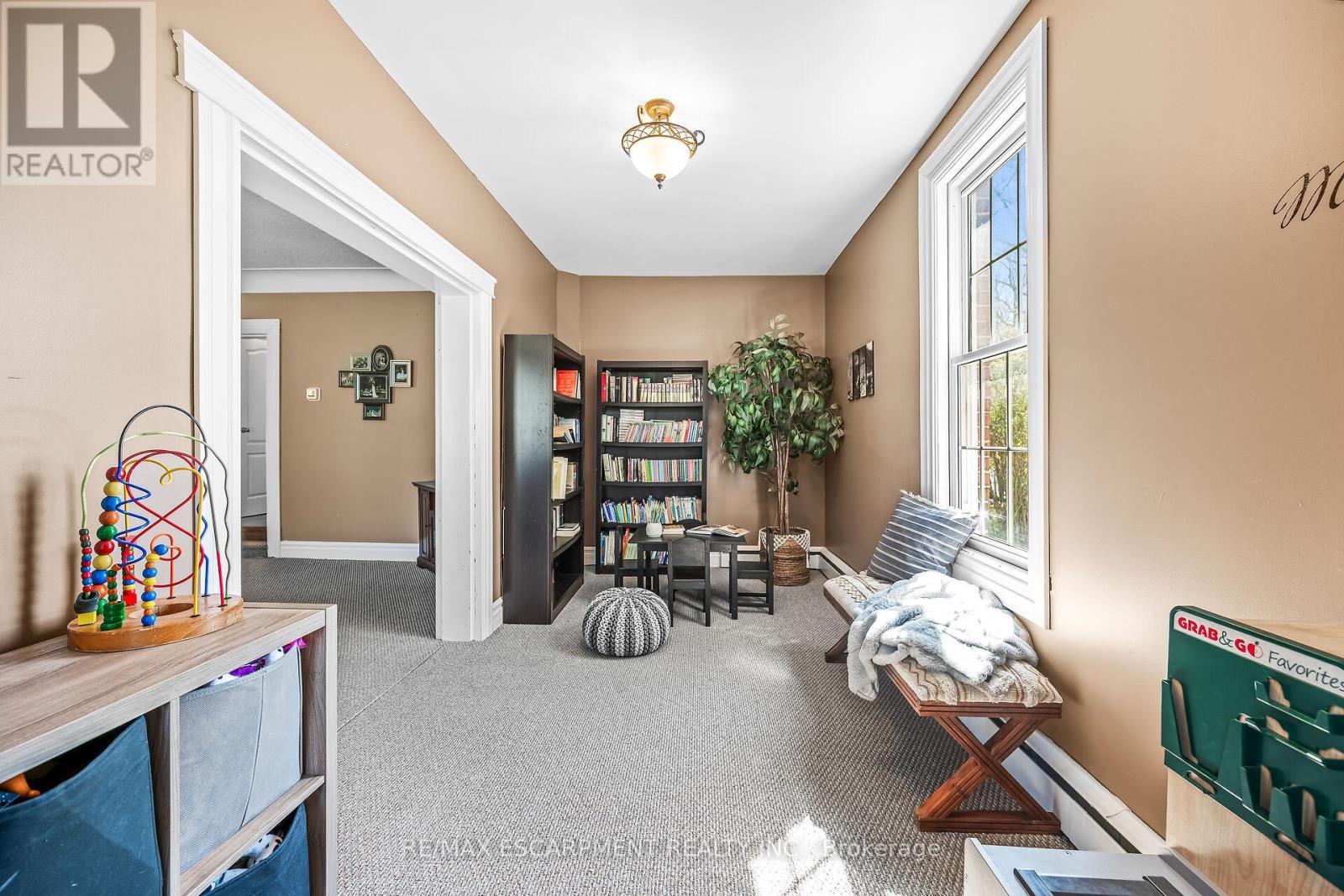 Photo 11 of 22 Tolhurst Avenue, Brant ON
