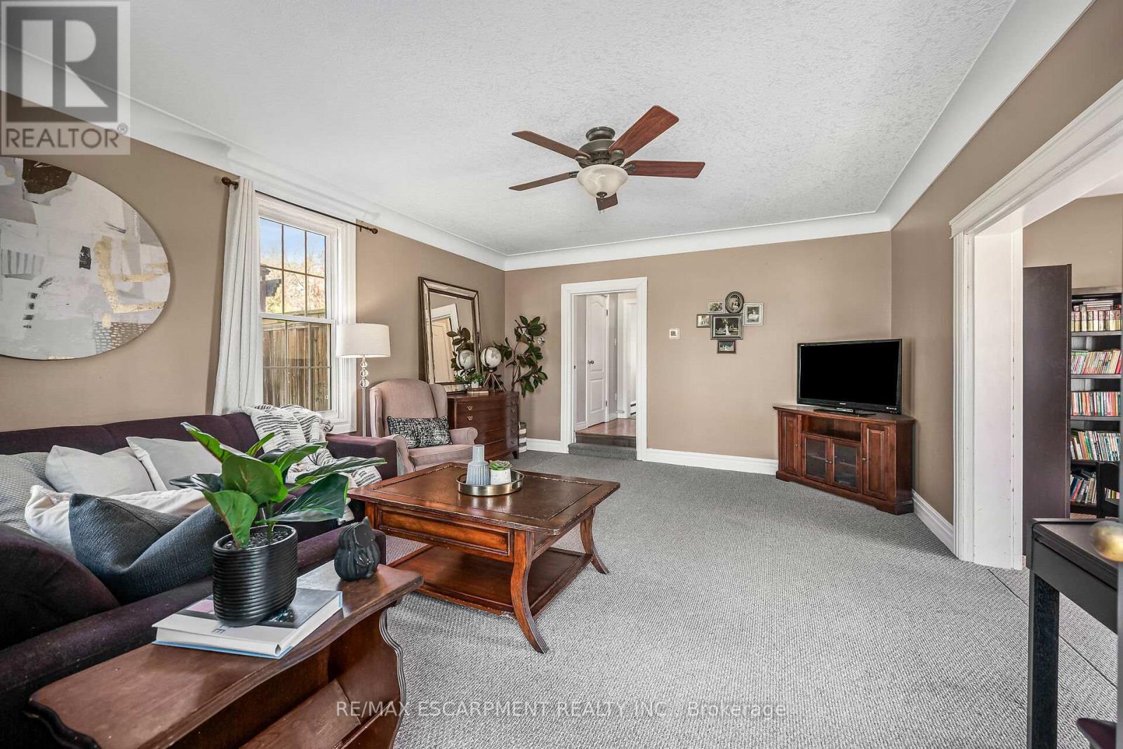 Photo 5 of 22 Tolhurst Avenue, Brant ON