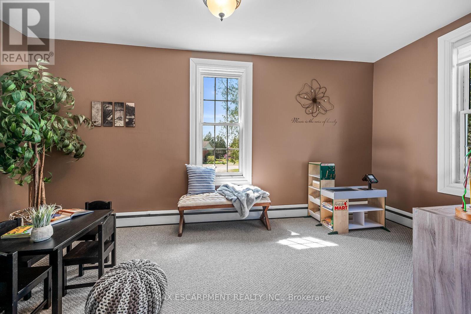 Photo 9 of 22 Tolhurst Avenue, Brant ON