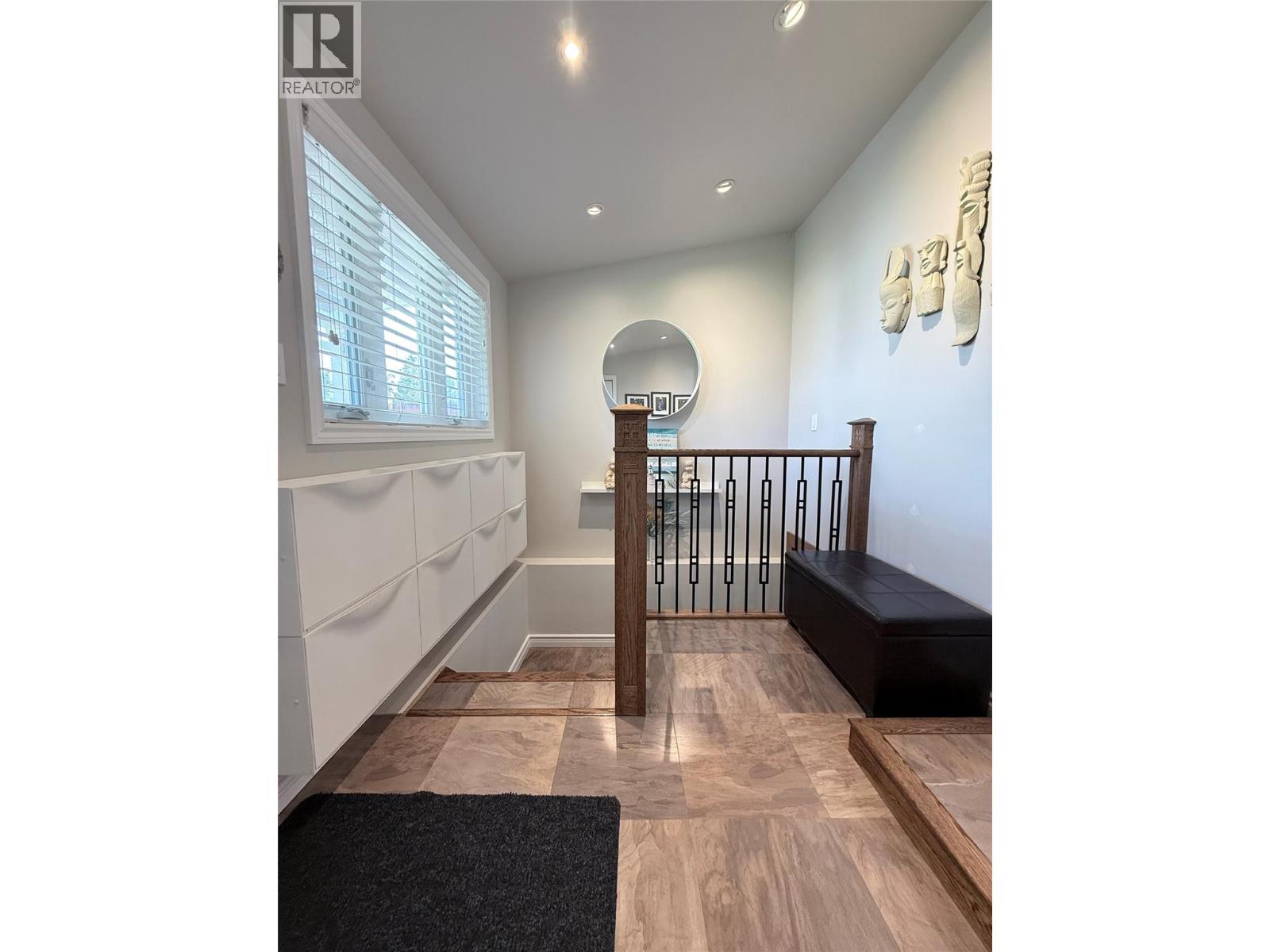 1600 4Th Street N, Cranbrook