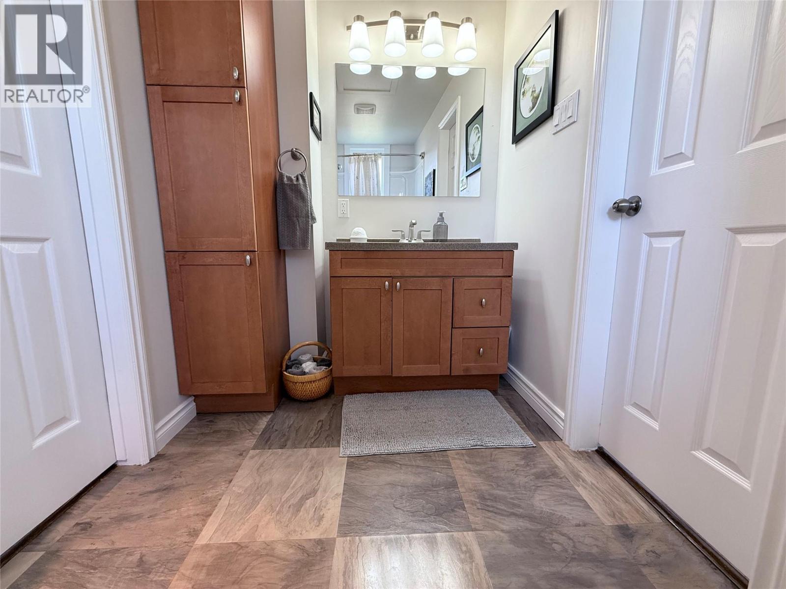 1600 4Th Street N, Cranbrook
