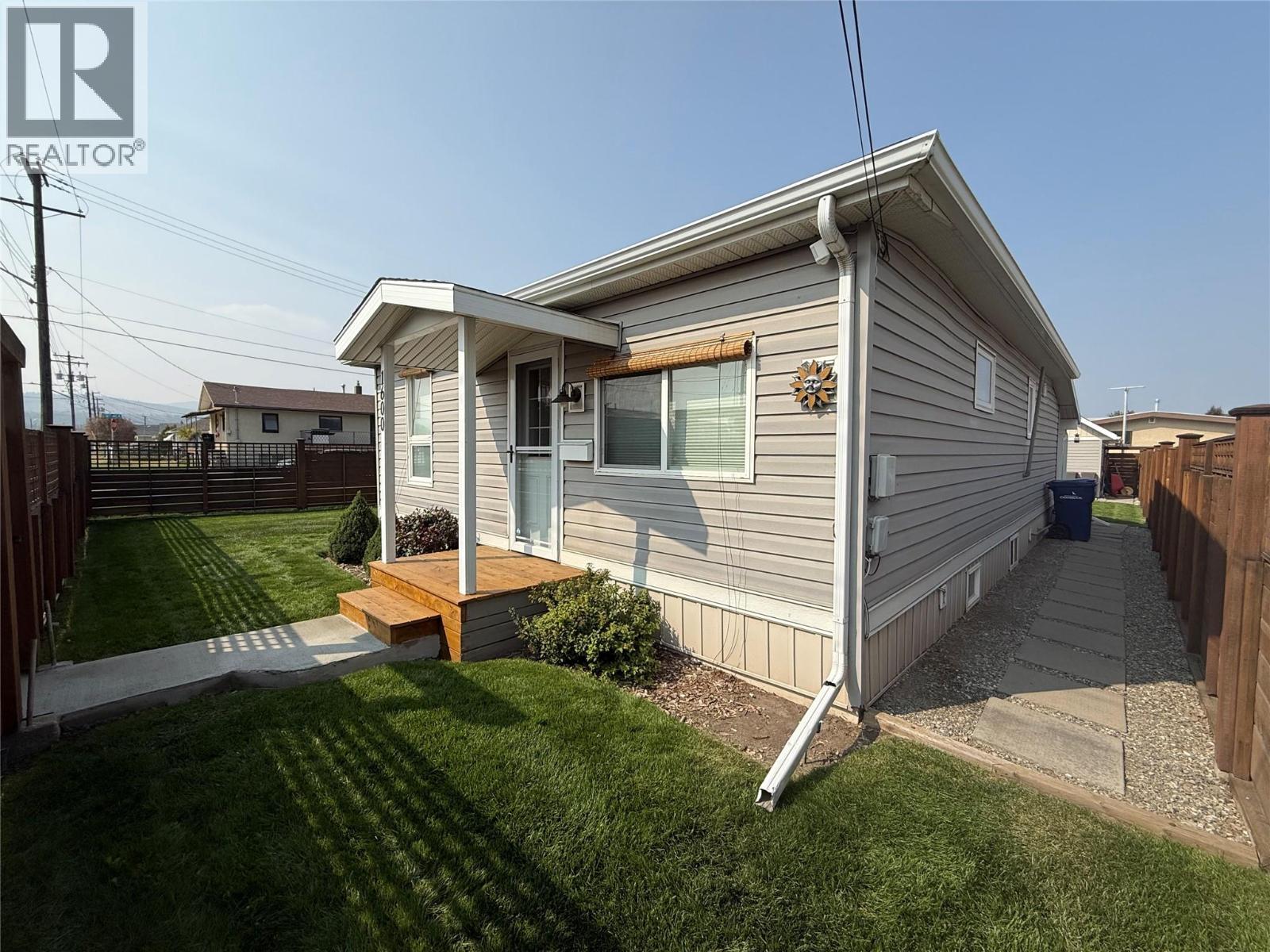 1600 4Th Street N, Cranbrook