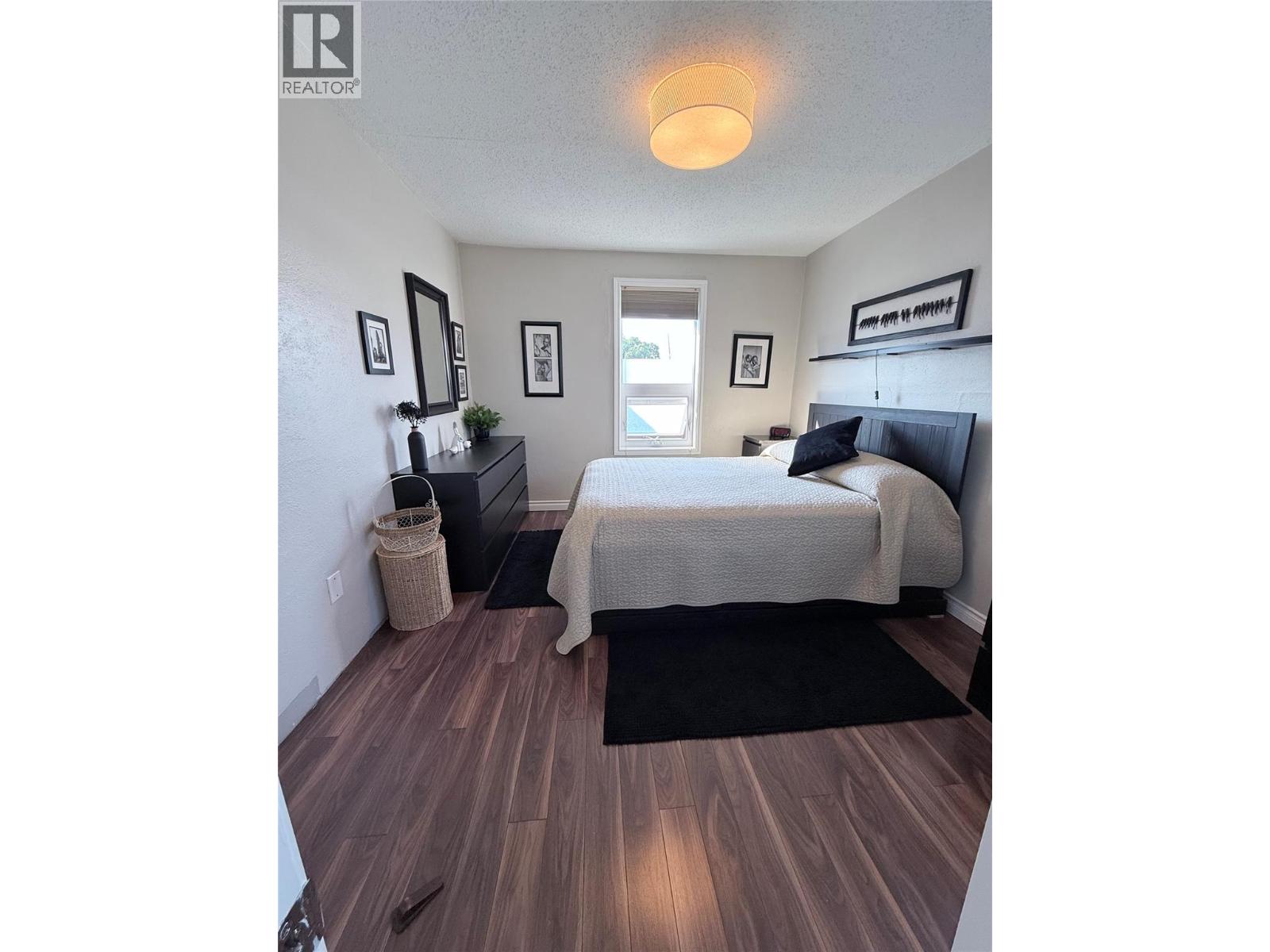 1600 4Th Street N, Cranbrook