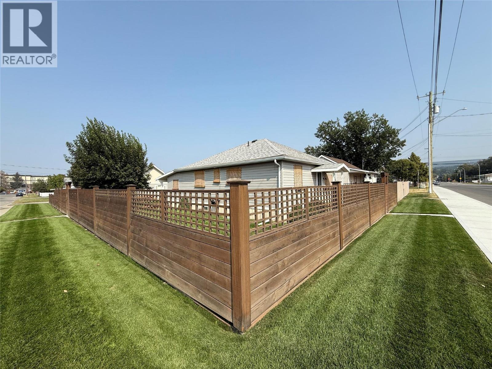 1600 4Th Street N, Cranbrook