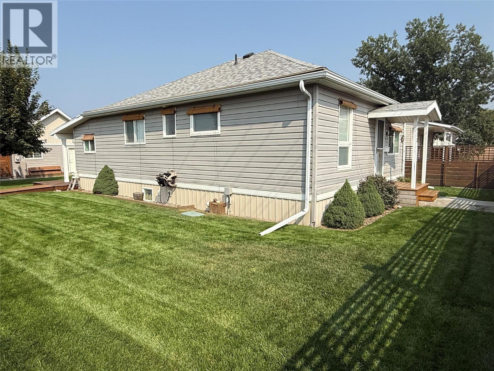 1600 4Th Street N, Cranbrook