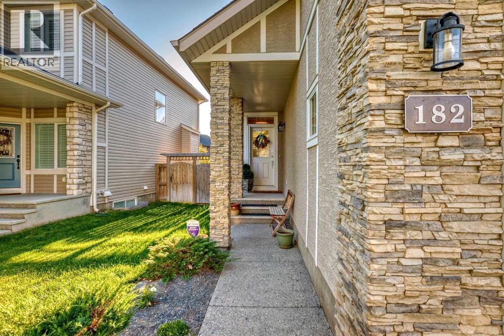 Photo 2 of 182 Cranarch Place Se, Calgary AB