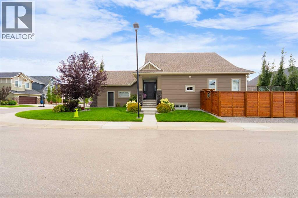 Photo 2 of 326 Bayside Crescent Sw, Airdrie AB