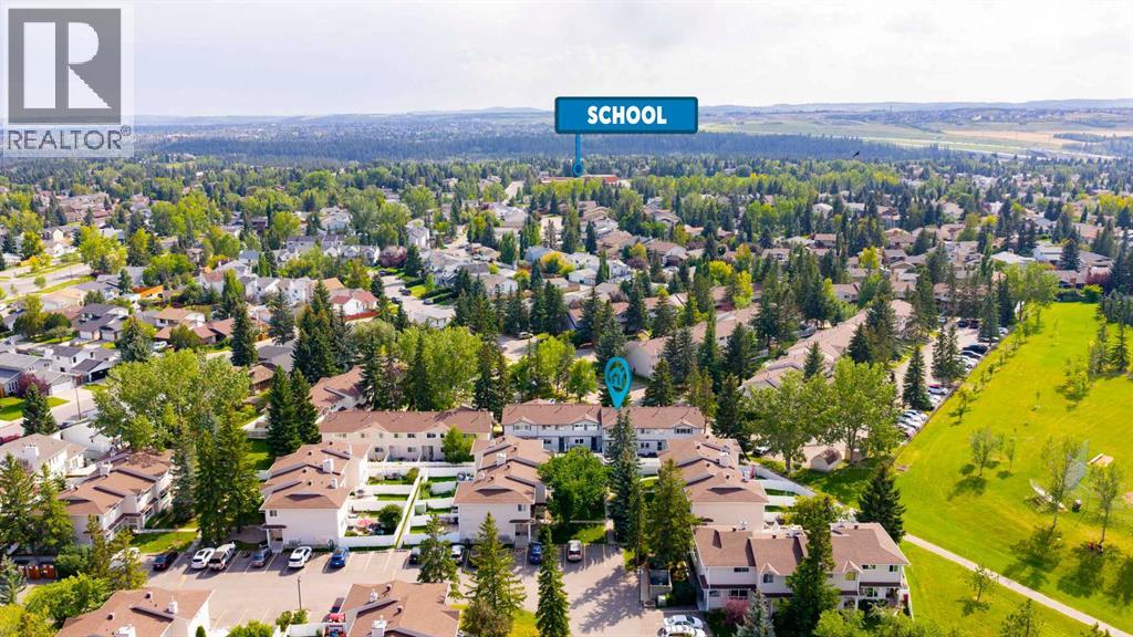 Photo 28 of 142 Woodmont Terrace Sw, Calgary AB