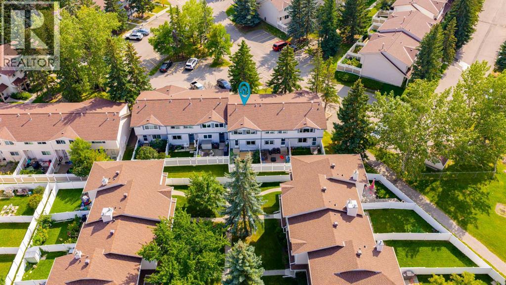 Photo 31 of 142 Woodmont Terrace Sw, Calgary AB