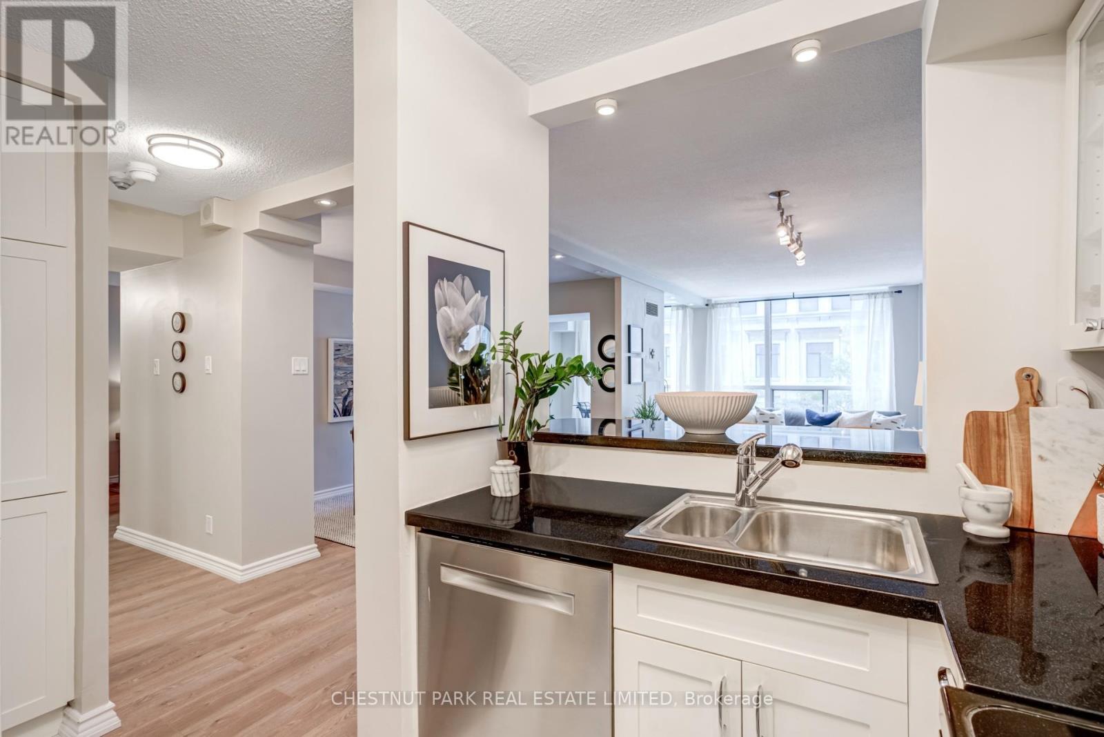 Photo 11 of 305 92 King Street E, Toronto ON