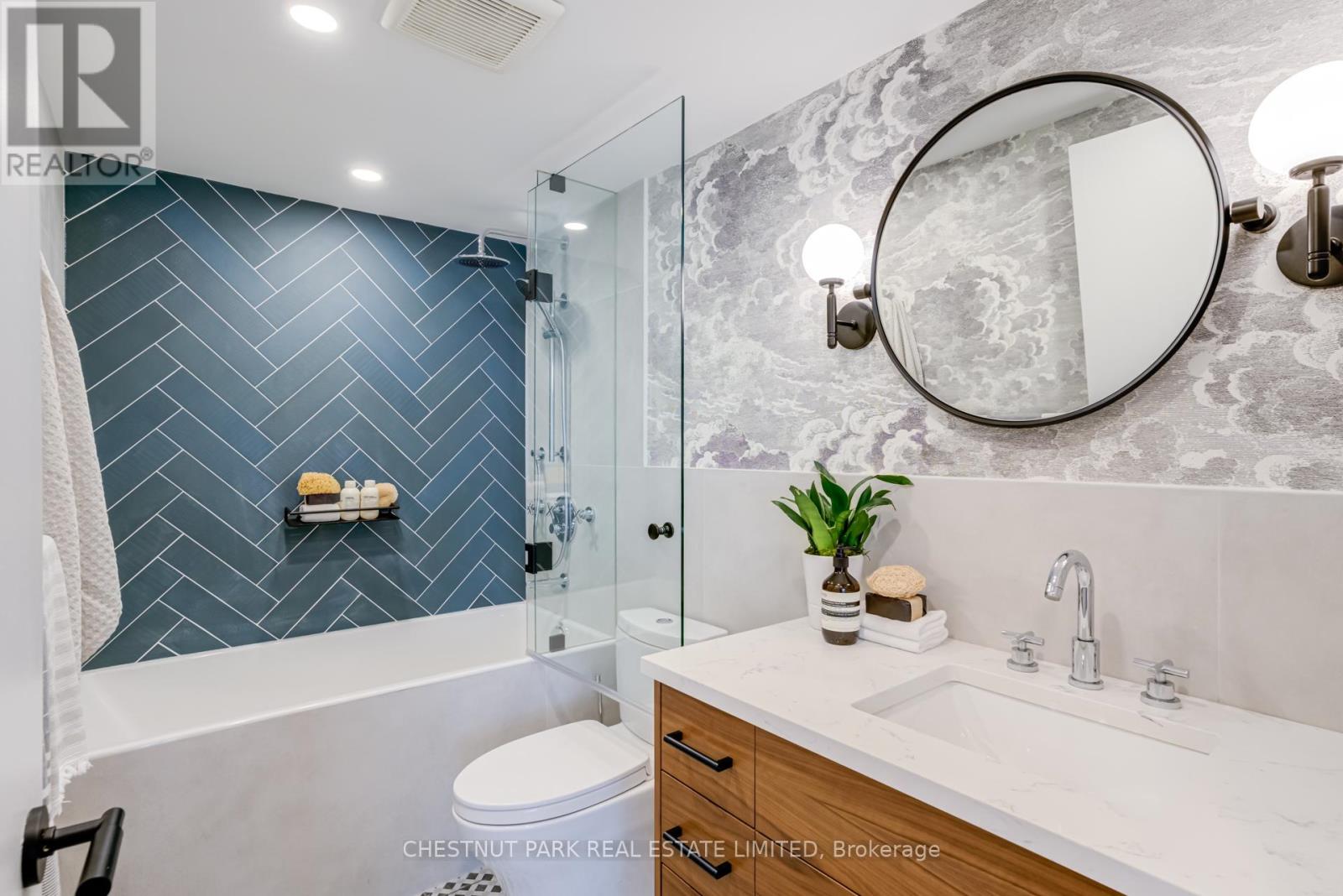 Photo 14 of 305 92 King Street E, Toronto ON