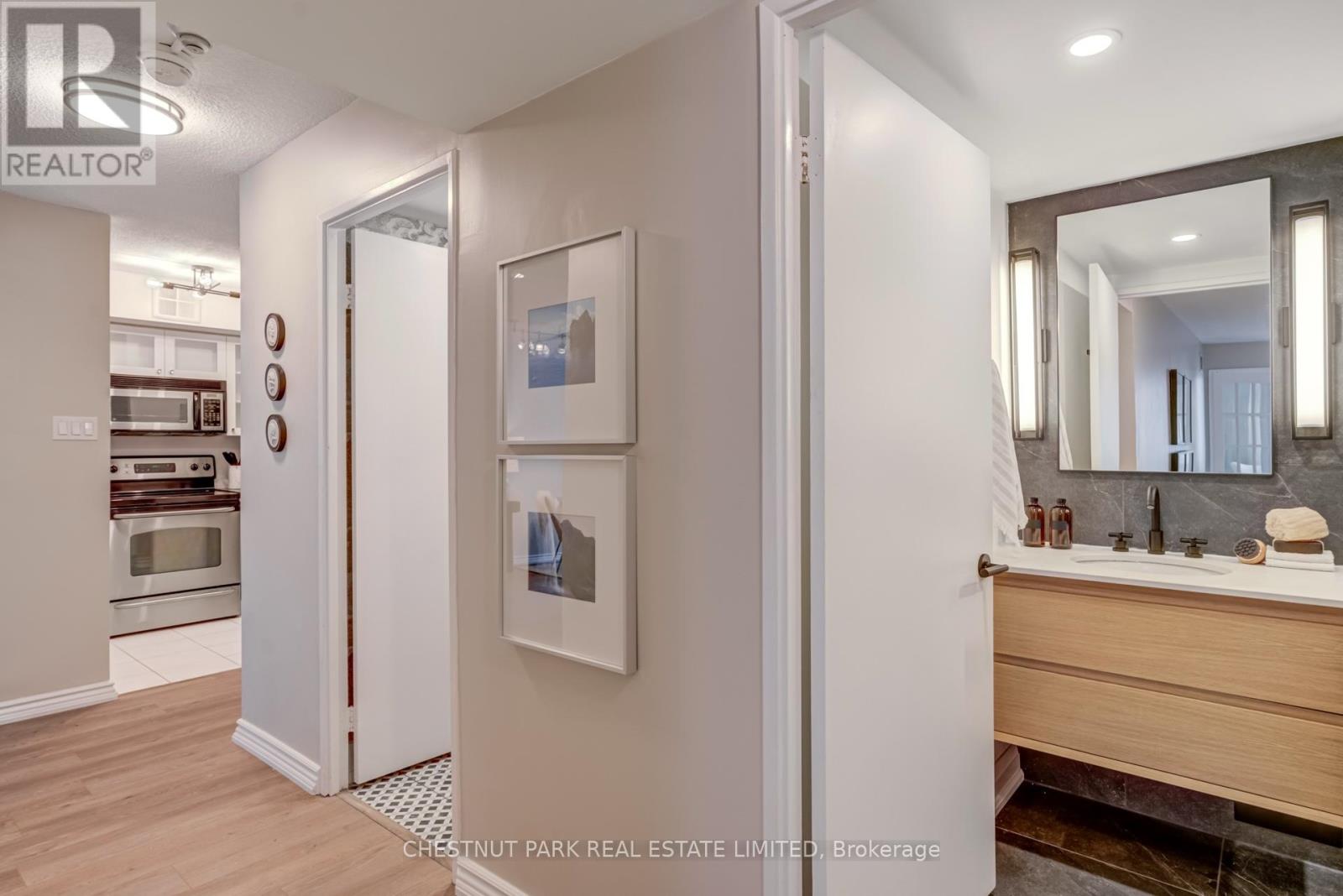Photo 16 of 305 92 King Street E, Toronto ON