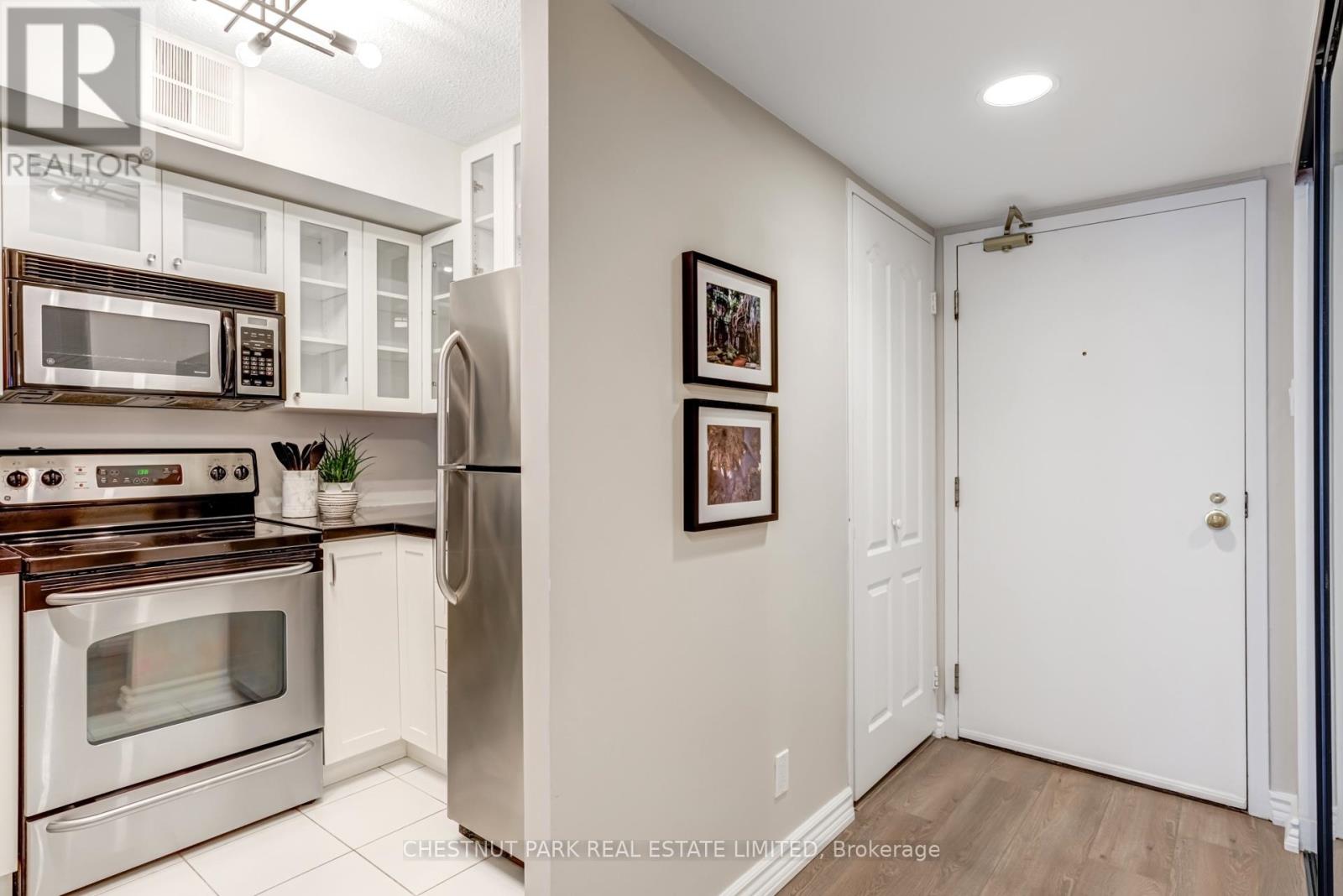 Photo 27 of 305 92 King Street E, Toronto ON