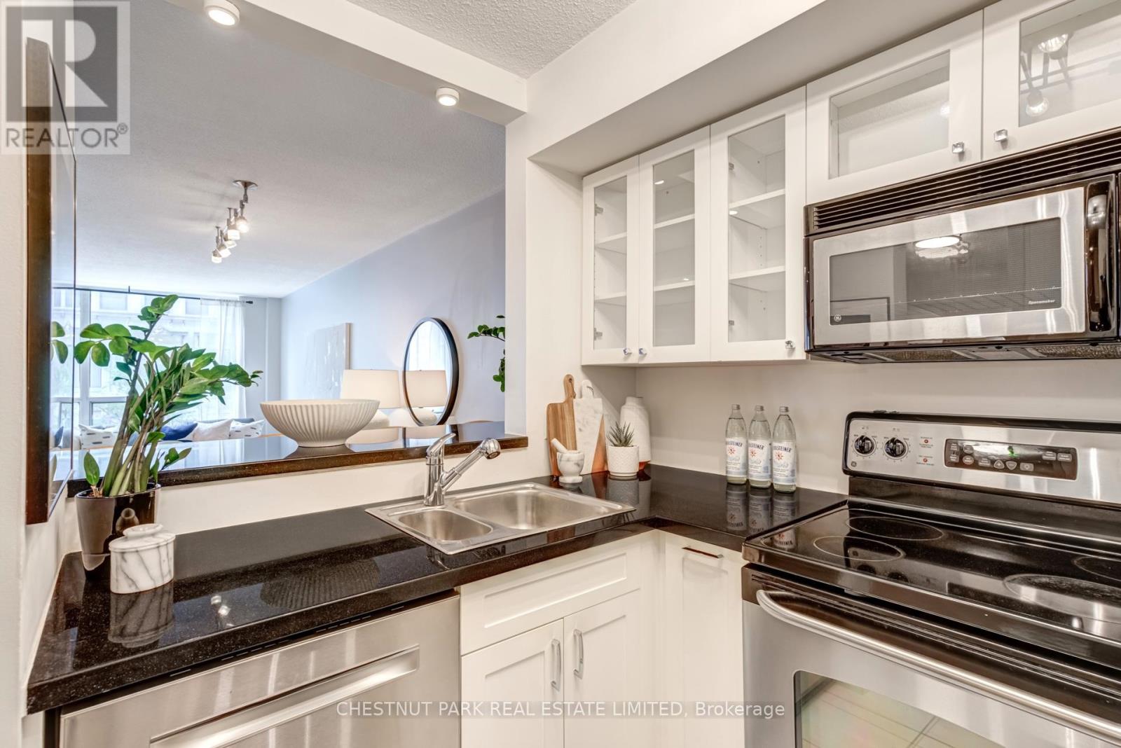 Photo 9 of 305 92 King Street E, Toronto ON