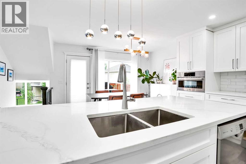 Photo 13 of 73 Elkton Way Sw, Calgary AB