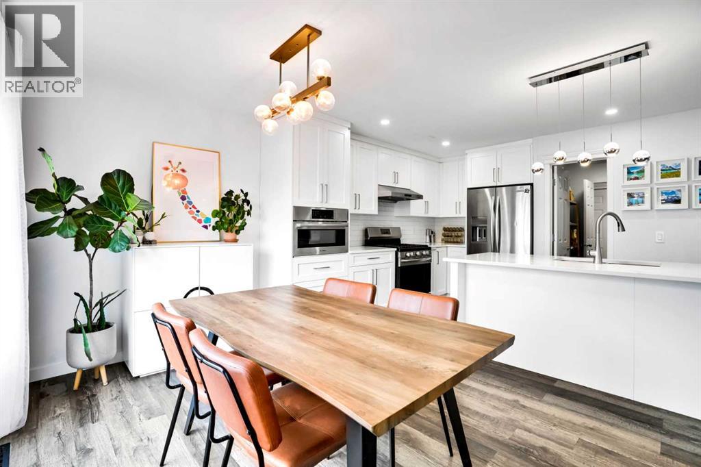 Photo 15 of 73 Elkton Way Sw, Calgary AB