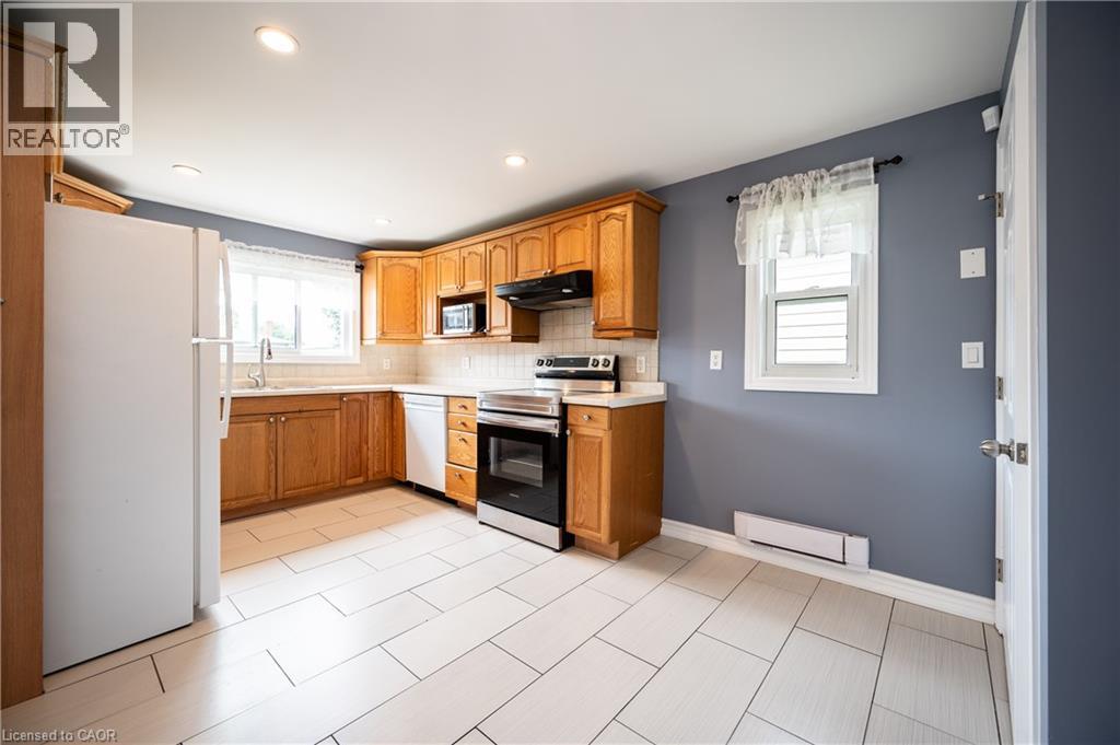Photo 10 of 66 Belwood Crescent, Waterloo ON