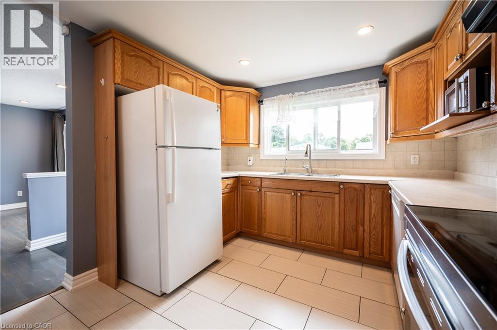 Photo 12 of 66 Belwood Crescent, Waterloo ON