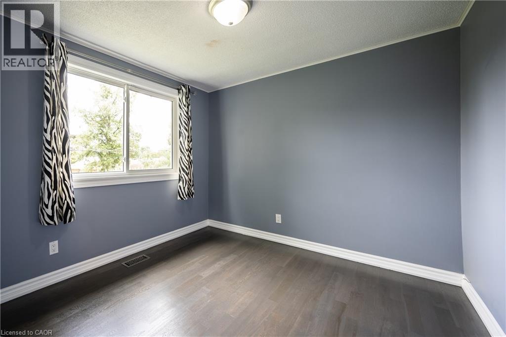 Photo 16 of 66 Belwood Crescent, Waterloo ON