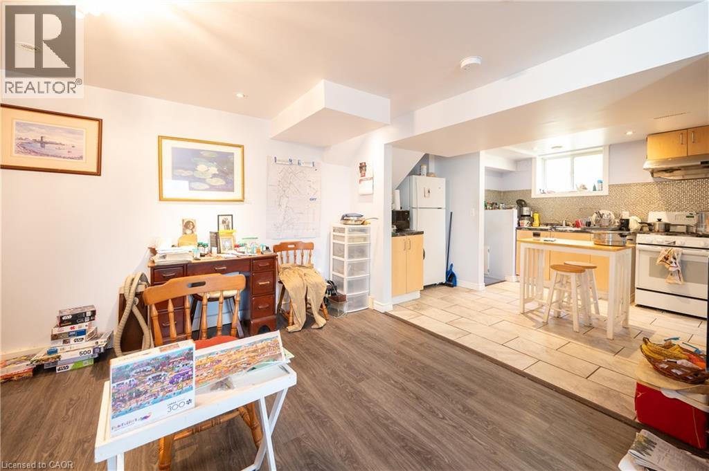 Photo 24 of 66 Belwood Crescent, Waterloo ON