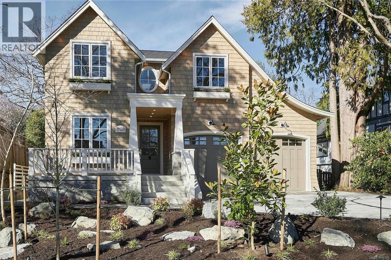 Photo 1 of 1198 St Patrick St, Oak Bay BC