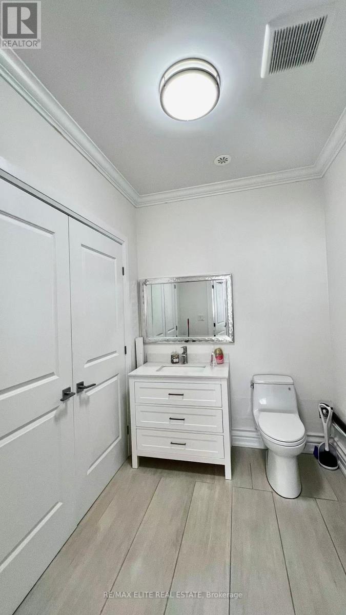 Photo 3 of 352 John Street, Markham ON