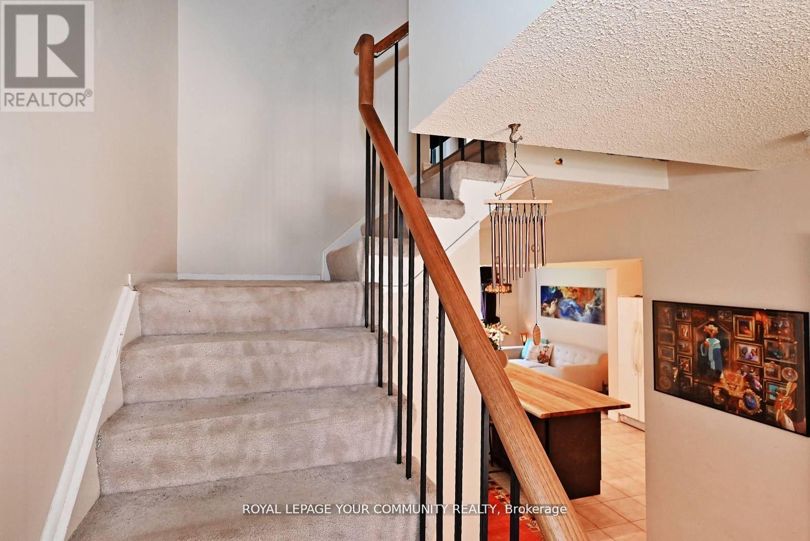 Photo 12 of 304 Maciver Boulevard, Newmarket ON