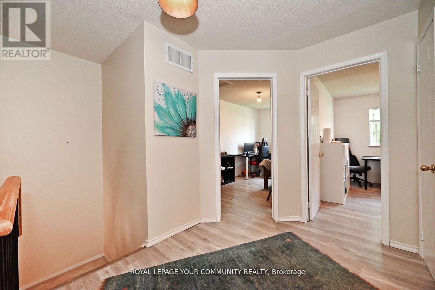 Photo 13 of 304 Maciver Boulevard, Newmarket ON