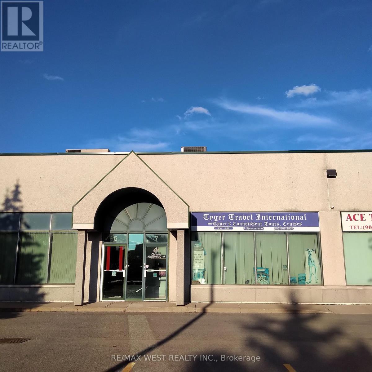Photo 1 of Unit 7 201 Spinnaker Way, Vaughan ON