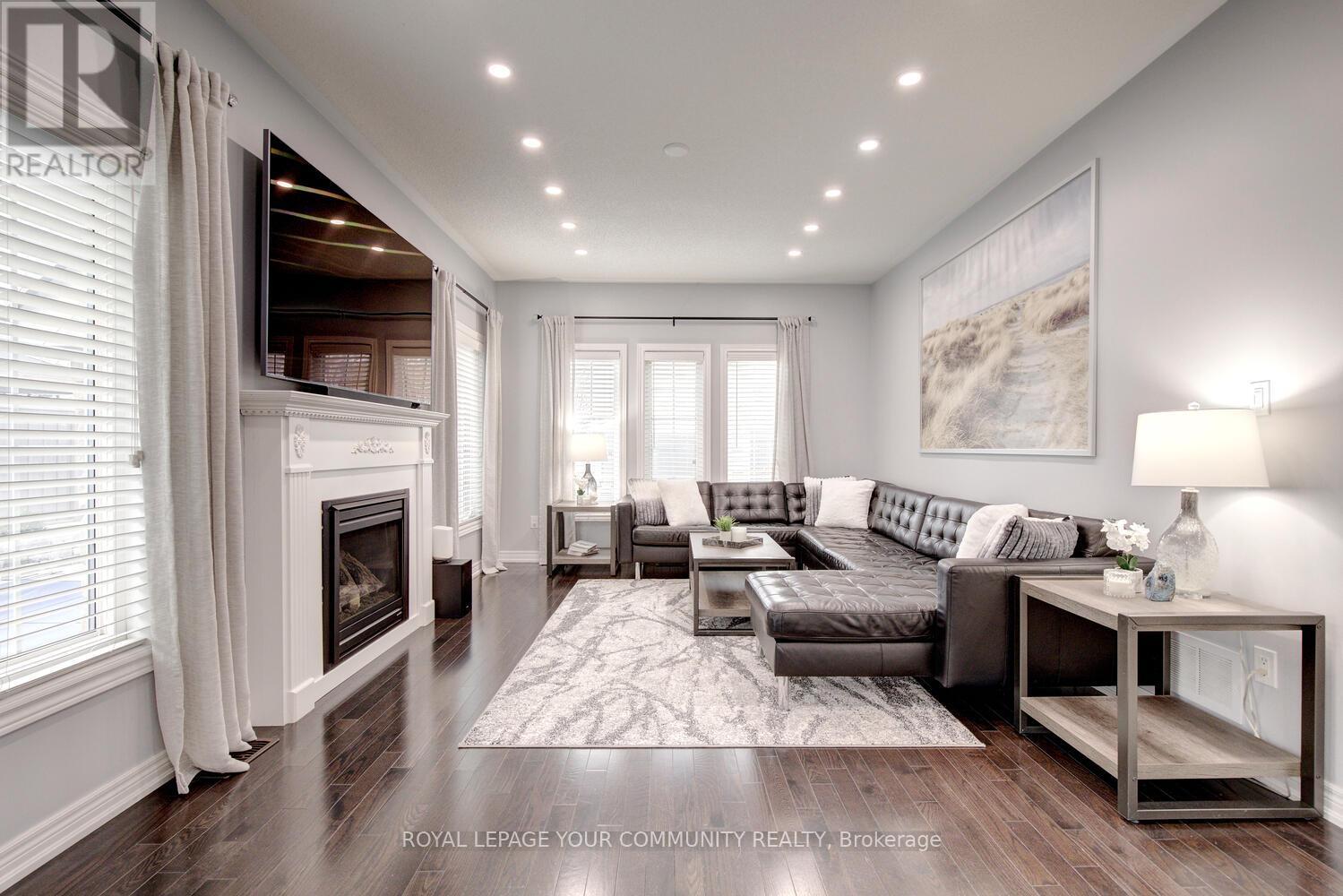 Photo 21 of 45 Pullman Road, Vaughan ON